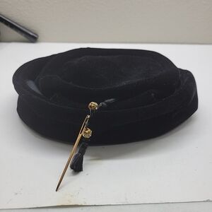 Elegant Black Velvet Women's Hat